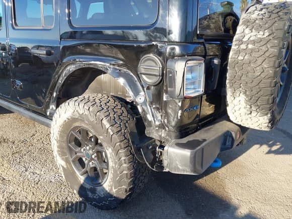 ✅ 2024 Jeep Wrangler Willys • VIN: 1C4RJXN6XRW215633 • Лот: 41861641. Опубликован ранее на IAAI с пробегом 3 927 миль. Бесплатный доступ к архиву аукционных продаж из США и подробный отчёт об истории автомобиля на DreamBid. Изображение 18.