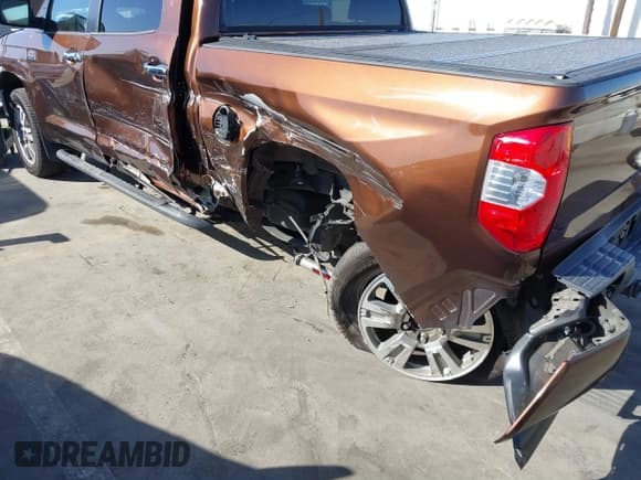 ✅ 2016 Toyota Tundra 1794 Edition • VIN: 5TFGY5F13GX207357 • Лот: 41414514. Опубликован ранее на IAAI с пробегом 124 690 миль. Бесплатный доступ к архиву аукционных продаж из США и подробный отчёт об истории автомобиля на DreamBid. Изображение 6.