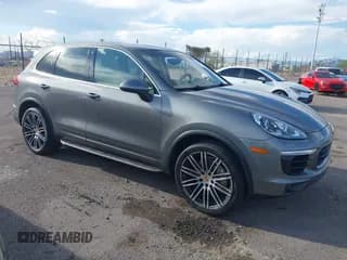✅ 2016 Porsche Cayenne S • VIN: WP1AB2A22GLA93637 • Lot: 43324749. Wystawiony na IAAI z przebiegiem 71 396 mil. Bezpłatny archiwum sprzedaży aukcyjnych z USA i szczegółowy raport historii pojazdu na DreamBid. Zdjęcie 1.