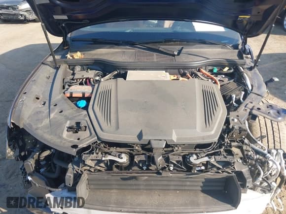 ✅ 2021 Audi e-tron Premium Plus • VIN: WA1LAAGE3MB028896 • Lot: 41415811. Listed on IAAI with 39,770 mi. Free auction sales archive from the USA and detailed vehicle history report at DreamBid. Image 10.