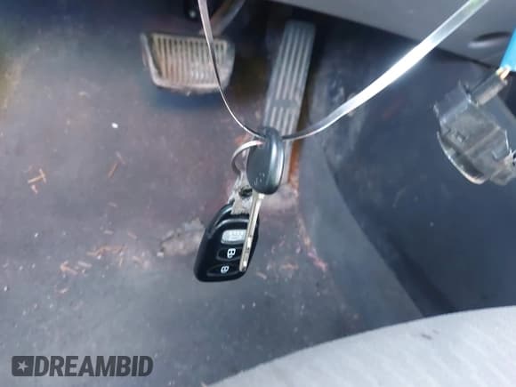 ✅ 2016 Hyundai Elantra SE • VIN: 5NPDH4AE0GH768148 • Лот: 43498462. Опубликован ранее на IAAI с пробегом 104 318 миль. Бесплатный доступ к архиву аукционных продаж из США и подробный отчёт об истории автомобиля на DreamBid. Изображение 11.