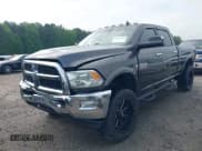 ✅ 2017 Ram 2500 SLT • VIN: 3C6UR5DL9HG561899 • Lot: 42071797. Wystawiony na IAAI z przebiegiem 134 808 mil. Bezpłatny archiwum sprzedaży aukcyjnych z USA i szczegółowy raport historii pojazdu na DreamBid. Zdjęcie 2.
