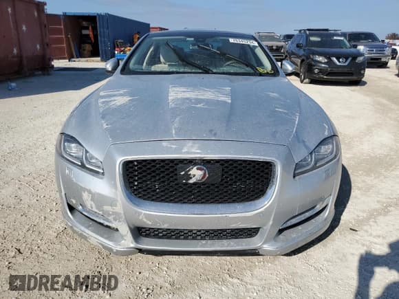 ✅ 2016 Jaguar XJ R-Sport • VIN: SAJWJ1CD3G8V99940 • Лот: 76345234. Опубликован ранее на Copart с пробегом Не указан. Бесплатный доступ к архиву аукционных продаж из США и подробный отчёт об истории автомобиля на DreamBid. Изображение 5.