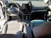 ✅ 2022 Hyundai Ioniq Blue • VIN: KMHC65LC2NU270146 • Lot: 48541375. Wystawiony na Copart z przebiegiem 57 692 mil. Bezpłatny archiwum sprzedaży aukcyjnych z USA i szczegółowy raport historii pojazdu na DreamBid. Zdjęcie 8.