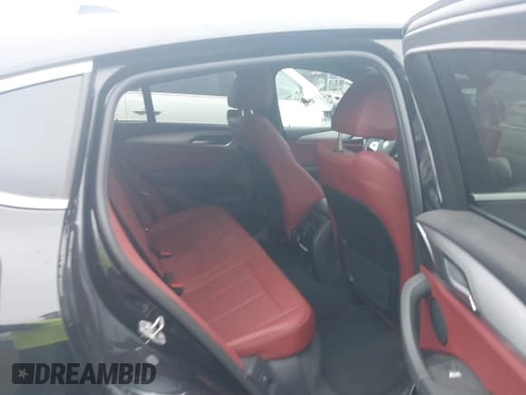 ✅ 2025 BMW X4 xDrive30i • VIN: 5UX33DT0XS9Z76047 • Lot: 43004849. Listed on IAAI with 2,038 mi. Free auction sales archive from the USA and detailed vehicle history report at DreamBid. Image 8.