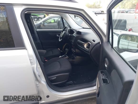 ✅ 2017 Jeep Renegade Latitude • VIN: ZACCJBBB8HPF60715 • Lot: 43374314. Listed on IAAI with 108,642 mi. Free auction sales archive from the USA and detailed vehicle history report at DreamBid. Image 5.