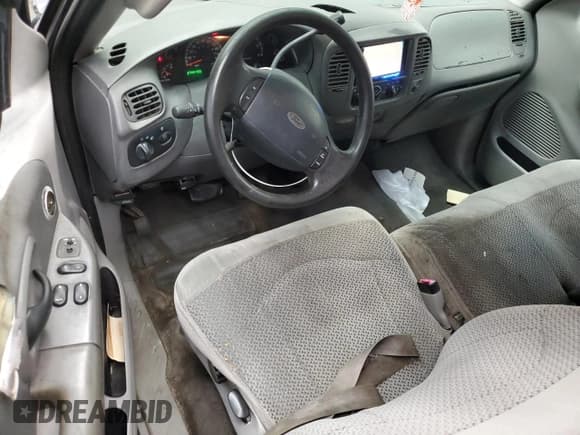 ✅ 2000 Ford F-150 XL • VIN: 1FTRF17L1YNA61061 • Lot: 87430655. Listed on Copart with 274,470 mi. Free auction sales archive from the USA and detailed vehicle history report at DreamBid. Image 8.