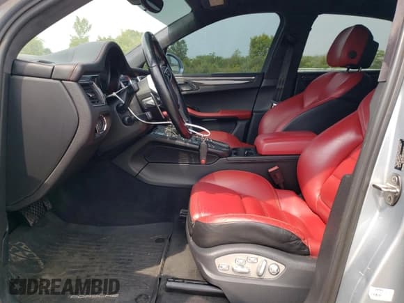 ✅ 2015 Porsche Macan Turbo • VIN: WP1AF2A59FLB47187 • Lot: 67609905. Wystawiony na Copart z przebiegiem 142 702 mil. Bezpłatny archiwum sprzedaży aukcyjnych z USA i szczegółowy raport historii pojazdu na DreamBid. Zdjęcie 7.