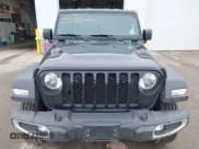 ✅ 2023 Jeep Gladiator Sport S • VIN: 1C6HJTAG8PL522548 • Лот: 42278010. Опубликован ранее на IAAI с пробегом 58 491 миль. Бесплатный доступ к архиву аукционных продаж из США и подробный отчёт об истории автомобиля на DreamBid. Изображение 12.