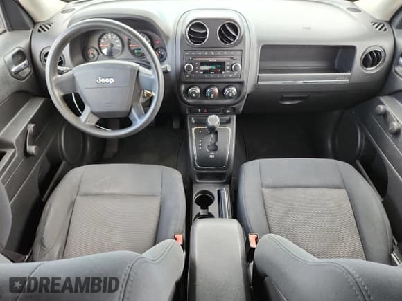 ✅ 2010 Jeep Patriot Latitude • VIN: 1J4NF1GB5AD638010 • Lot: 70602205. Listed on Copart with 119,443 mi. Free auction sales archive from the USA and detailed vehicle history report at DreamBid. Image 8.
