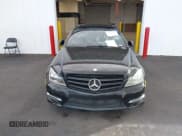 ✅ 2014 Mercedes-Benz C 250 • VIN: WDDGJ4HB3EG300841 • Lot: 41765449. Wystawiony na IAAI z przebiegiem 152 263 mil. Bezpłatny archiwum sprzedaży aukcyjnych z USA i szczegółowy raport historii pojazdu na DreamBid. Zdjęcie 6.