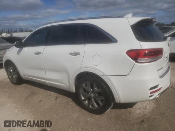 ✅ 2016 Kia Sorento SX • VIN: 5XYPK4A56GG084582 • Lot: 92321405. Listed on Copart with 113,484 mi. Free auction sales archive from the USA and detailed vehicle history report at DreamBid. Image 2.