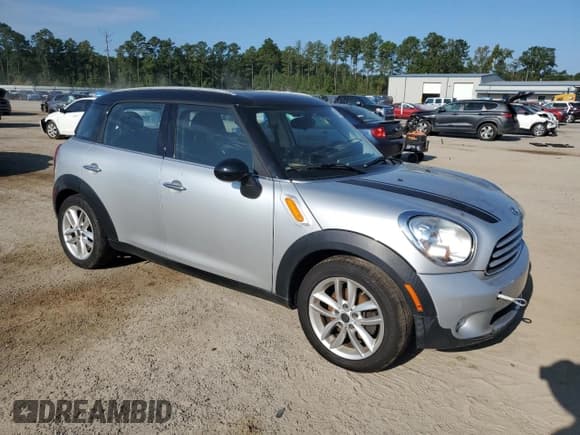 ✅ 2013 MINI Countryman • VIN: WMWZB3C50DWM07505 • Lot: 83954745. Wystawiony na Copart z przebiegiem Nie podano. Bezpłatny archiwum sprzedaży aukcyjnych z USA i szczegółowy raport historii pojazdu na DreamBid. Zdjęcie 4.