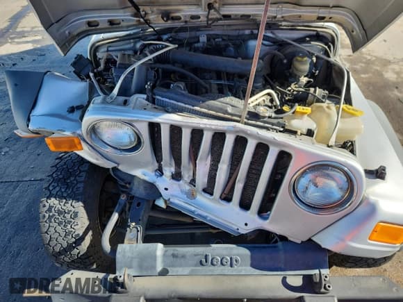 ✅ 2005 Jeep Wrangler Unlimited • VIN: 1J4FA44SX5P342719 • Лот: 84007275. Опубликован ранее на Copart с пробегом 171 614 миль. Бесплатный доступ к архиву аукционных продаж из США и подробный отчёт об истории автомобиля на DreamBid. Изображение 12.