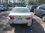 ✅ 2015 BMW 3 Series 320i xDrive • VIN: WBA3C3G57FNS74828 • Lot: 41920253. Wystawiony na IAAI z przebiegiem 72 521 mil. Bezpłatny archiwum sprzedaży aukcyjnych z USA i szczegółowy raport historii pojazdu na DreamBid. Zdjęcie 17.