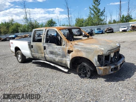 ✅ 2008 Ford F-250 XL • VIN: 1FTSW21528EA98332 • Lot: 70725605. Wystawiony na Copart z przebiegiem Nie podano. Bezpłatny archiwum sprzedaży aukcyjnych z USA i szczegółowy raport historii pojazdu na DreamBid. Zdjęcie 4.