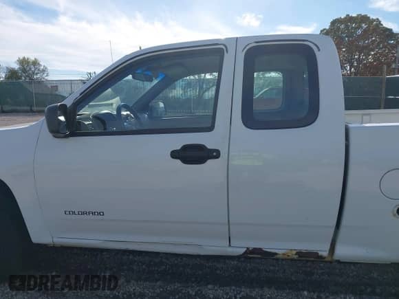✅ 2004 Chevrolet Colorado Z71 • VIN: 1GCCS196X48130119 • Lot: 43611361. Listed on IAAI with 203,491 mi. Free auction sales archive from the USA and detailed vehicle history report at DreamBid. Image 6.