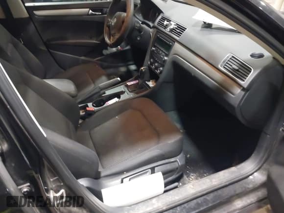 ✅ 2015 Volkswagen Passat S • VIN: 1VWAS7A30FC020995 • Lot: 42348252. Listed on IAAI with 177,806 mi. Free auction sales archive from the USA and detailed vehicle history report at DreamBid. Image 5.