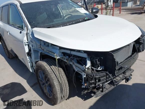 ✅ 2025 Nissan Rogue S • VIN: 5N1BT3AA0SC767644 • Lot: 41799924. Listed on IAAI with 3,910 mi. Free auction sales archive from the USA and detailed vehicle history report at DreamBid. Image 6.