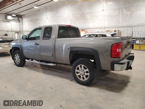 ✅ 2012 Chevrolet Silverado 2500HD LT • VIN: 1GC2KXCG9CZ269599 • Lot: 82616234. Wystawiony na Copart z przebiegiem 184 915 mil. Bezpłatny archiwum sprzedaży aukcyjnych z USA i szczegółowy raport historii pojazdu na DreamBid. Zdjęcie 2.