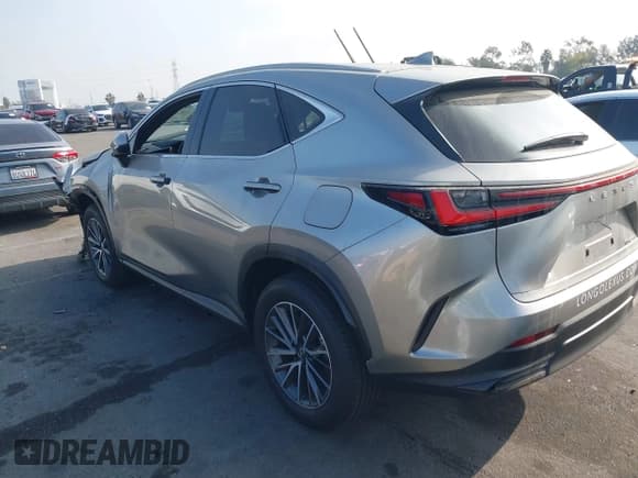 ✅ 2024 Lexus NX 250 • VIN: JTJADCAZ9R2012153 • Lot: 41223362. Wystawiony na IAAI z przebiegiem 10 031 mil. Bezpłatny archiwum sprzedaży aukcyjnych z USA i szczegółowy raport historii pojazdu na DreamBid. Zdjęcie 3.