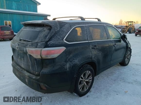 ✅ 2015 Toyota Highlander XLE • VIN: 5TDJKRFH0FS210118 • Lot: 93109435. Listed on Copart with 134,407 mi. Free auction sales archive from the USA and detailed vehicle history report at DreamBid. Image 3.