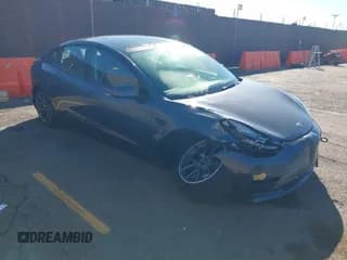 ✅ 2022 Tesla Model 3 Long Range • VIN: 5YJ3E1EB7NF277185 • Lot: 43469637. Wystawiony na IAAI z przebiegiem 30 838 mil. Bezpłatny archiwum sprzedaży aukcyjnych z USA i szczegółowy raport historii pojazdu na DreamBid. Zdjęcie 1.