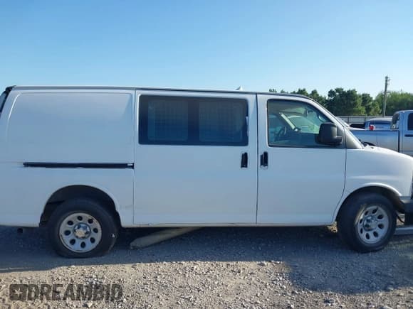 ✅ 2013 Chevrolet Express Cargo • VIN: 1GCSGAFX5D1157375 • Lot: 42382180. Wystawiony na IAAI z przebiegiem Nie podano. Bezpłatny archiwum sprzedaży aukcyjnych z USA i szczegółowy raport historii pojazdu na DreamBid. Zdjęcie 12.