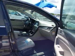 2017 Hyundai Sonata SE z VIN KMHE24L14HA047979, wystawiony jako IAAI lot #43522199 z przebiegiem 112 707 mil mil oraz . Historia ofert i sprzedaży dostępna na DreamBid. Obrazek 5.