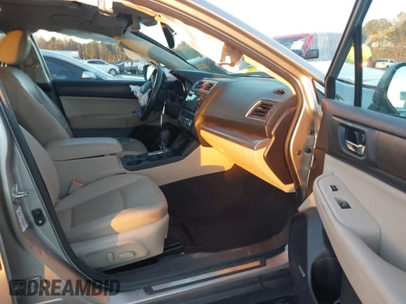 ✅ 2016 Subaru Outback Limited • VIN: 4S4BSENC7G3360101 • Lot: 43722557. Wystawiony na IAAI z przebiegiem 214 983 mil. Bezpłatny archiwum sprzedaży aukcyjnych z USA i szczegółowy raport historii pojazdu na DreamBid. Zdjęcie 5.