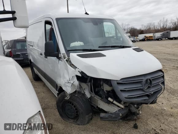 ✅ 2021 Mercedes-Benz Sprinter Cargo • VIN: W1Y70BGY4MT063964 • Lot: 46376145. Wystawiony na Copart z przebiegiem Nie podano. Bezpłatny archiwum sprzedaży aukcyjnych z USA i szczegółowy raport historii pojazdu na DreamBid. Zdjęcie 4.