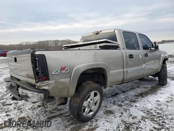 ✅ 2003 GMC Sierra 2500HD SLE • VIN: 1GTHK23163F215123 • Lot: 86448144. Listed on Copart with 263,891 mi. Free auction sales archive from the USA and detailed vehicle history report at DreamBid. Image 3.