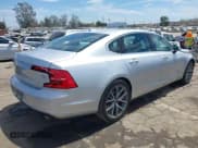 ✅ 2018 Volvo S90 Momentum • VIN: LVY982AK4JP039154 • Lot: 43056711. Wystawiony na IAAI z przebiegiem 82 645 mil. Bezpłatny archiwum sprzedaży aukcyjnych z USA i szczegółowy raport historii pojazdu na DreamBid. Zdjęcie 4.