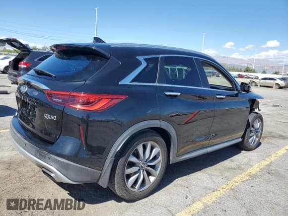 ✅ 2019 Infiniti QX50 Essential • VIN: 3PCAJ5M12KF128438 • Лот: 84042145. Опубликован ранее на Copart с пробегом 61 579 миль. Бесплатный доступ к архиву аукционных продаж из США и подробный отчёт об истории автомобиля на DreamBid. Изображение 3.