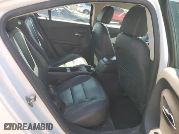 ✅ 2013 Chevrolet Volt • VIN: 1G1RD6E42DU103955 • Lot: 62952324. Wystawiony na Copart z przebiegiem 197 231 mil. Bezpłatny archiwum sprzedaży aukcyjnych z USA i szczegółowy raport historii pojazdu na DreamBid. Zdjęcie 10.