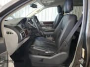 ✅ 2010 Chrysler Town & Country Touring Plus • VIN: 2A4RR8D14AR320910 • Lot: 71674365. Wystawiony na Copart z przebiegiem 209 679 mil. Bezpłatny archiwum sprzedaży aukcyjnych z USA i szczegółowy raport historii pojazdu na DreamBid. Zdjęcie 7.