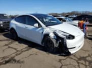 ✅ 2022 Tesla Model Y Long Range • VIN: 7SAYGDEE3NA016633 • Lot: 46660125. Wystawiony na Copart z przebiegiem Nie podano. Bezpłatny archiwum sprzedaży aukcyjnych z USA i szczegółowy raport historii pojazdu na DreamBid. Zdjęcie 4.