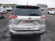 ✅ 2015 Nissan Rogue SL • VIN: 5N1AT2MT7FC907309 • Lot: 42181797. Wystawiony na IAAI z przebiegiem 194 976 mil. Bezpłatny archiwum sprzedaży aukcyjnych z USA i szczegółowy raport historii pojazdu na DreamBid. Zdjęcie 6.