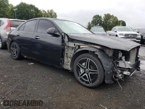 ✅ 2022 Mercedes-Benz C 300 • VIN: W1KAF4HB2NR009842 • Lot: 81635605. Wystawiony na Copart z przebiegiem 52 972 mil. Bezpłatny archiwum sprzedaży aukcyjnych z USA i szczegółowy raport historii pojazdu na DreamBid. Zdjęcie 4.