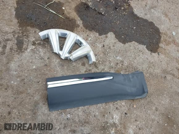 ✅ 2023 Ford Explorer King Ranch • VIN: 1FM5K8LC5PGB63308 • Lot: 42847325. Wystawiony na IAAI z przebiegiem 22 938 mil. Bezpłatny archiwum sprzedaży aukcyjnych z USA i szczegółowy raport historii pojazdu na DreamBid. Zdjęcie 12.