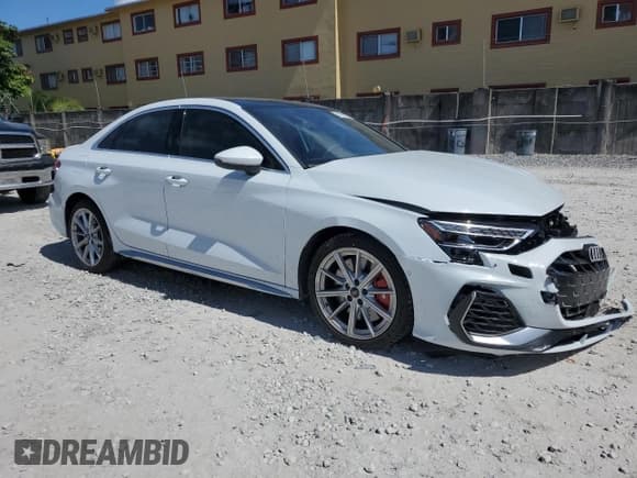 ✅ 2025 Audi S3 Premium Plus • VIN: WAUH5DGY8SA061873 • Lot: 60205095. Wystawiony na Copart z przebiegiem 294 mil. Bezpłatny archiwum sprzedaży aukcyjnych z USA i szczegółowy raport historii pojazdu na DreamBid. Zdjęcie 4.