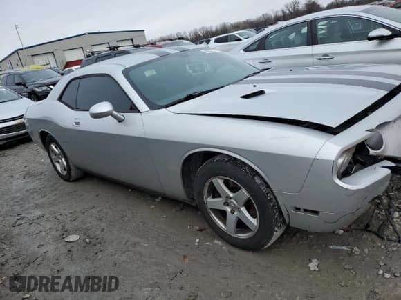 ✅ 2010 Dodge Challenger SE • VIN: 2B3CJ4DV4AH322761 • Lot: 86652574. Wystawiony na Copart z przebiegiem 142 726 mil. Bezpłatny archiwum sprzedaży aukcyjnych z USA i szczegółowy raport historii pojazdu na DreamBid. Zdjęcie 4.