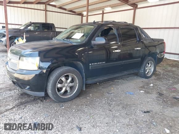 ✅ 2008 Chevrolet Avalanche 1LT • VIN: 3GNEC12008G173774 • Лот: 42879533. Опубликован ранее на IAAI с пробегом 226 345 миль. Бесплатный доступ к архиву аукционных продаж из США и подробный отчёт об истории автомобиля на DreamBid. Изображение 2.