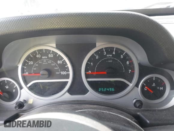 ✅ 2007 Jeep Wrangler Unlimited Sahara • VIN: 1J4GA59167L195254 • Lot: 41945934. Listed on IAAI with 252,496 mi. Free auction sales archive from the USA and detailed vehicle history report at DreamBid. Image 7.