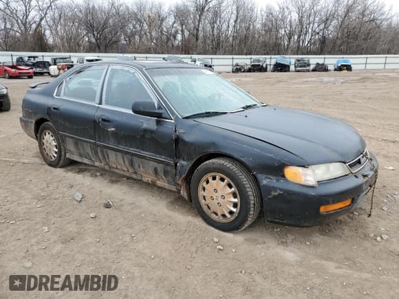 ✅ 1996 Honda Accord EX • VIN: 1HGCD5658TA082741 • Lot: 44439315. Wystawiony na Copart z przebiegiem 143 769 mil. Bezpłatny archiwum sprzedaży aukcyjnych z USA i szczegółowy raport historii pojazdu na DreamBid. Zdjęcie 4.