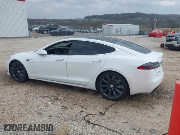 ✅ 2017 Tesla Model S 100D • VIN: 5YJSA1E29HF204797 • Lot: 41760296. Listed on IAAI with 92,587 mi. Free auction sales archive from the USA and detailed vehicle history report at DreamBid. Image 14.