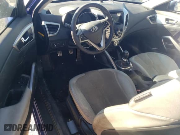 ✅ 2012 Hyundai Veloster w/Red Int • VIN: KMHTC6AD6CU025311 • Lot: 82477744. Wystawiony na Copart z przebiegiem 132 495 mil. Bezpłatny archiwum sprzedaży aukcyjnych z USA i szczegółowy raport historii pojazdu na DreamBid. Zdjęcie 8.