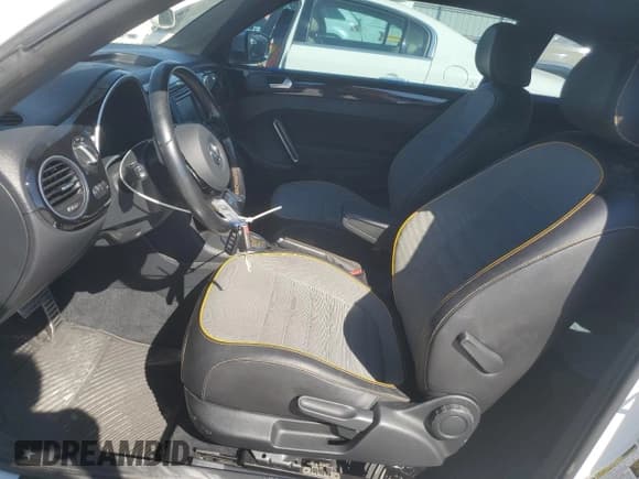 ✅ 2016 Volkswagen Beetle Dune • VIN: 3VWS17AT0GM633772 • Lot: 82483095. Listed on Copart with 73,990 mi. Free auction sales archive from the USA and detailed vehicle history report at DreamBid. Image 7.