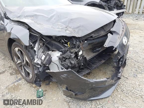 ✅ 2021 Hyundai Elantra SEL • VIN: 5NPLN4AG2MH018221 • Lot: 43574279. Listed on IAAI with 51,911 mi. Free auction sales archive from the USA and detailed vehicle history report at DreamBid. Image 6.