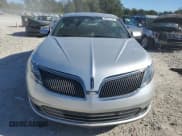 ✅ 2013 Lincoln MKS • VIN: 1LNHL9DK4DG600555 • Lot: 86625725. Wystawiony na Copart z przebiegiem 97 136 mil. Bezpłatny archiwum sprzedaży aukcyjnych z USA i szczegółowy raport historii pojazdu na DreamBid. Zdjęcie 5.